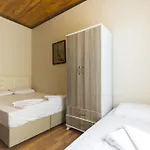 Herton Hotel *