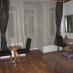 Herton Hotel *